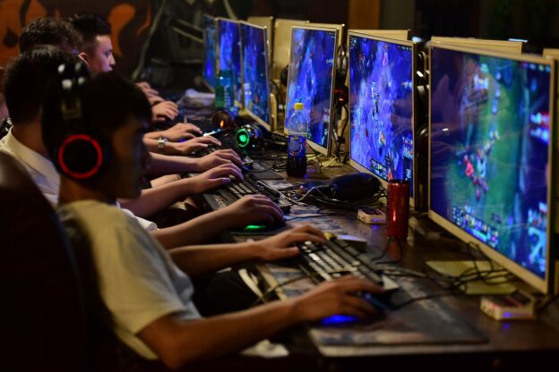 Cara Menjadi Gamer Pro Tips dan Strategi Meningkatkan Skill Bermain Game